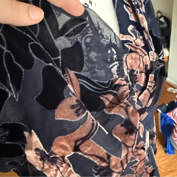 Lulus Romantic Long Sleeve Burnout Velvet Dress Size Large - Picture 6 of 9